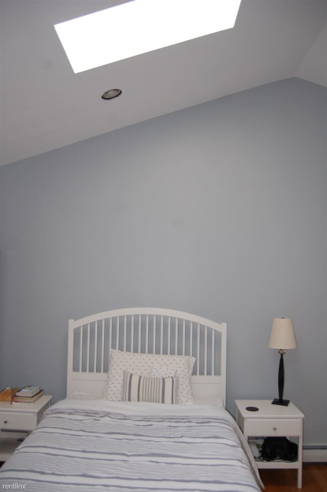 Building Photo - 1 br, 1 bath Apartment - 12 Prospect St