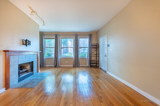 Foto del edificio - 1344 W Grenshaw St