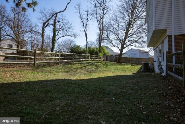 Building Photo - 8000 Rivermont Ct