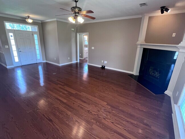 Foto del edificio - 2402 Lancashire Ln