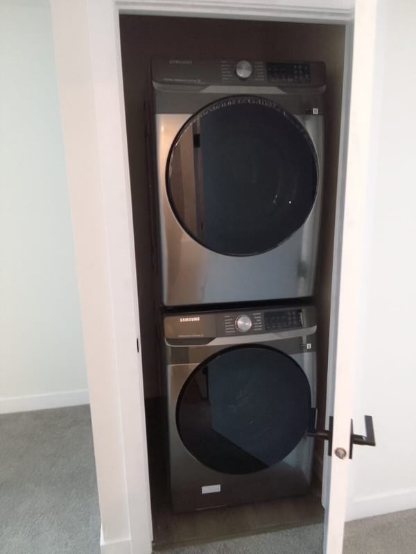 Building Photo - 12468 47 St NW