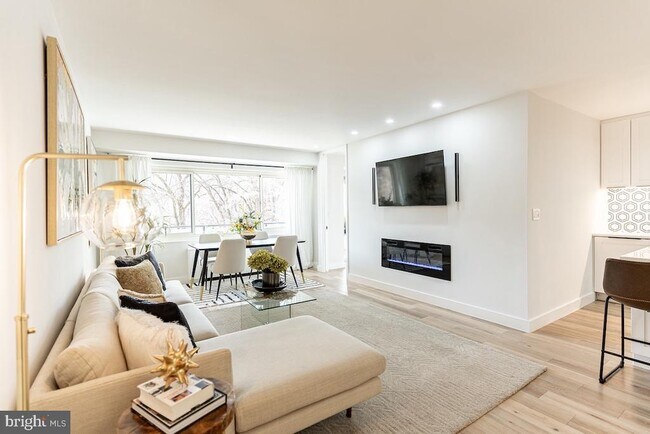 Foto del edificio - 4201 Cathedral Ave NW