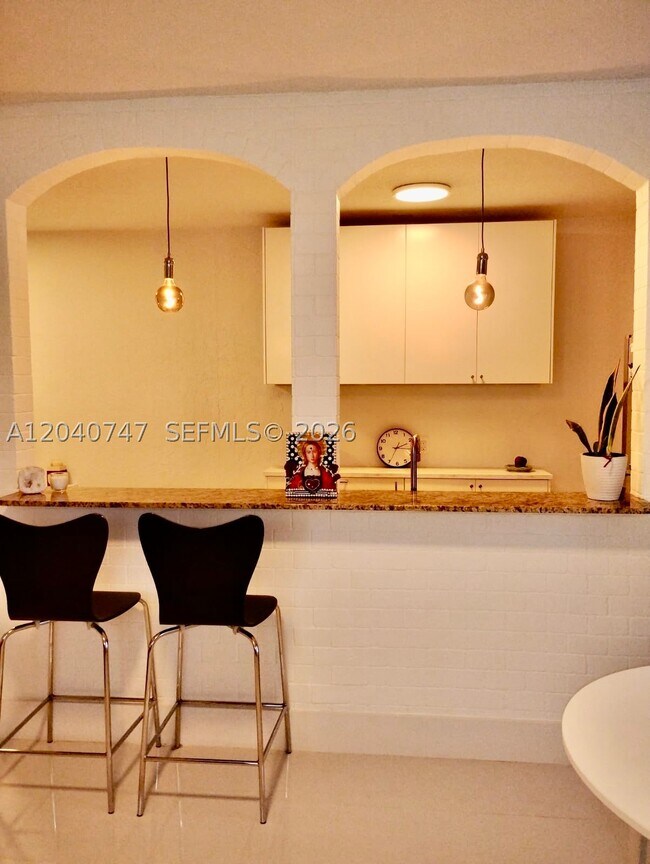 Building Photo - 2200 S Ocean Dr