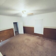 Building Photo - 302 Dahl St