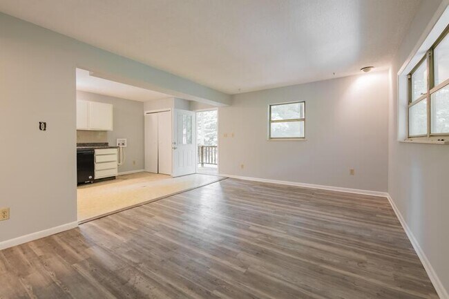 Foto del edificio - 115 E Holston Ln