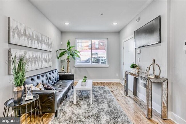 Interior Photo - 2812 Cecil B Moore Ave