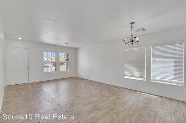 Foto del edificio - 5 br, 3 bath House - 3229 Visionary Bay Av...