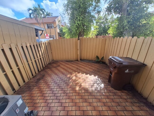 Foto del edificio - 5357 W 23rd Ct