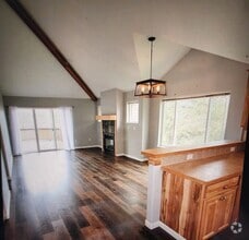 Building Photo - 5027 Falcon Dr
