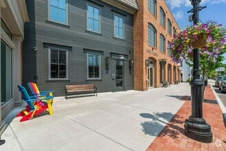 Building Photo - 1040 Boston Post Rd