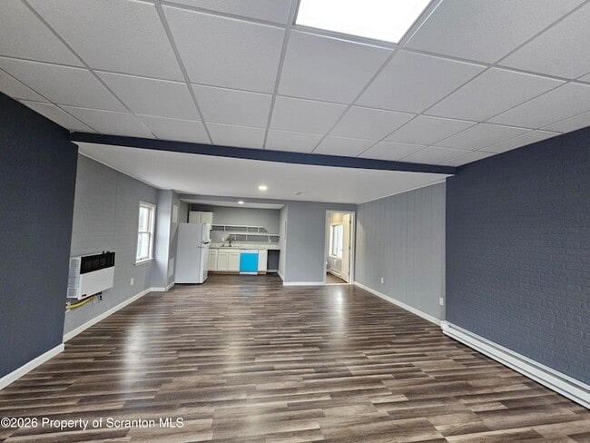 Building Photo - 119 N River St