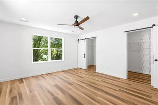 Foto del edificio - 3/2.5 Townhome Centrally Located in Greenville!