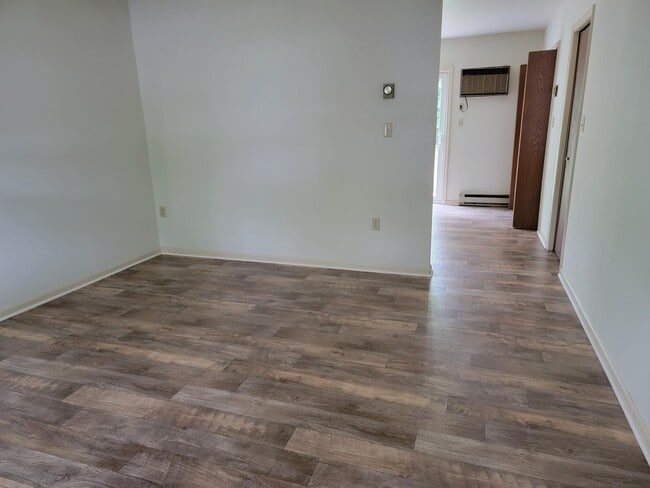 Foto del edificio - 684 S Cedar St