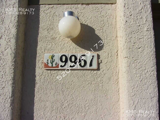 Building Photo - 2 bedroom 2 bath - 9961 E Skyward Way- OWN...