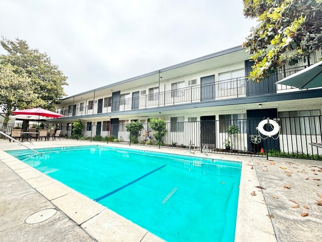 Foto del edificio - 8204 Langdon Ave