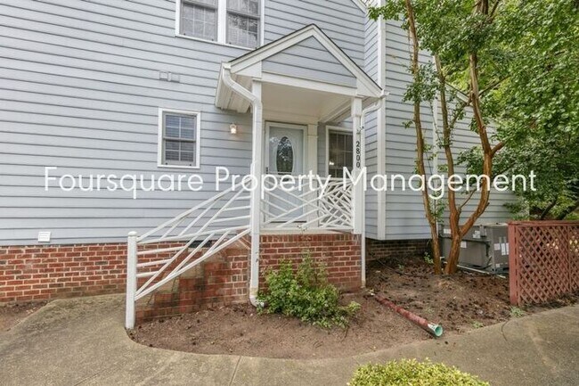 Foto del edificio - End Unit Town Home | 2nd Floor Loft | Wash...