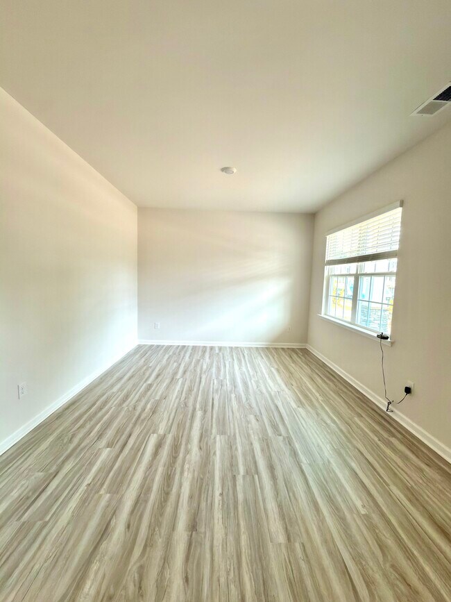 Building Photo - 123 Pecan Grove Ln