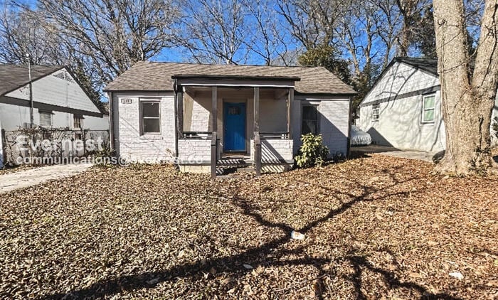 3 Bed/2 Bath Home with In-Unit Laundry / Vouchers Accepted / Available Now! - 3 Bed/2 Bath Home with In-Unit Laundry / Vouchers Accepted / Available Now!