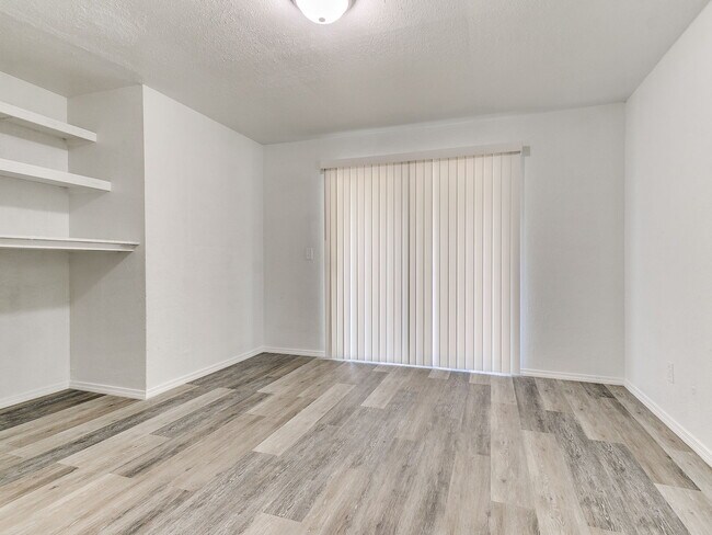 Building Photo - 1121 Bellevidere Dr