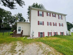 Building Photo - 300 Wakeman Ct NE