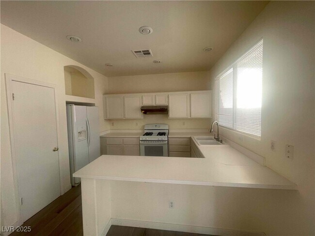 Foto del edificio - 9504 Windborne Ave