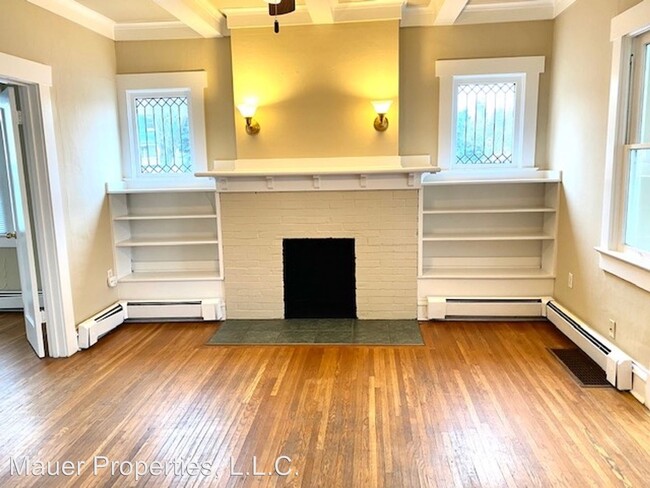 Building Photo - 823-827 S Monroe St
