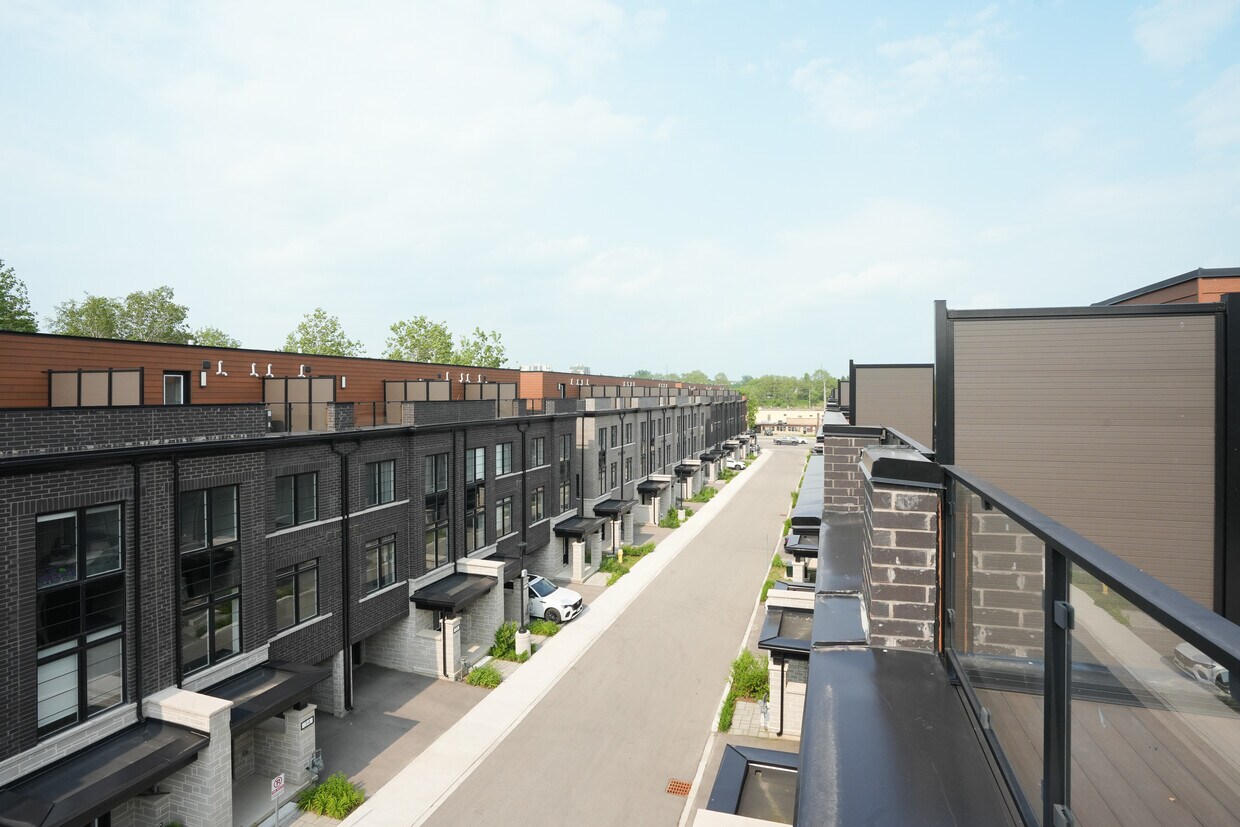 Photo principale - 3BR Townhome with Private Rooftop Terrace ...