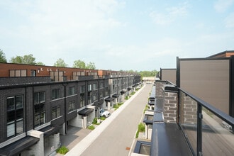 Building Photo - 258 Hespeler Rd