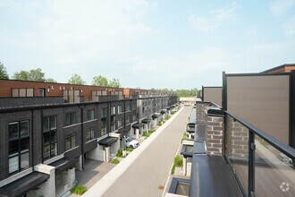 Building Photo - 258 Hespeler Rd