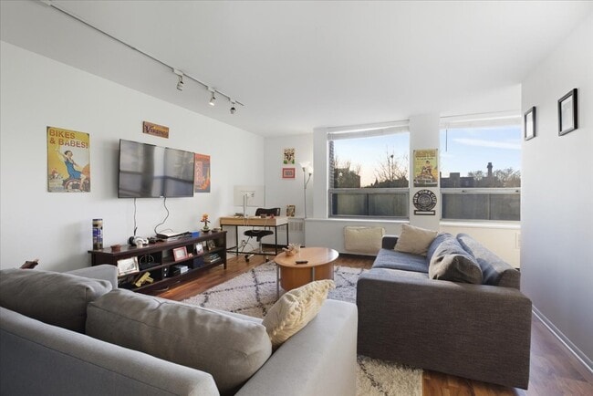 Building Photo - 1355 N Sandburg Terrace