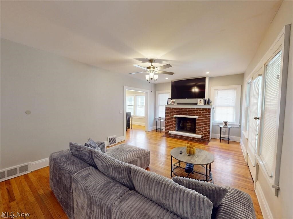 Foto del edificio - 3423 Beechwood Ave