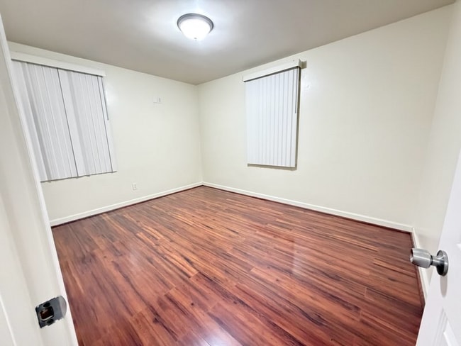 Foto del edificio - 1 La Presa Ave