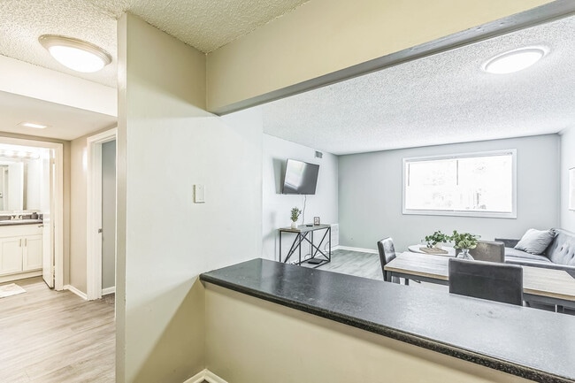 Building Photo - 914 Winthorne Dr
