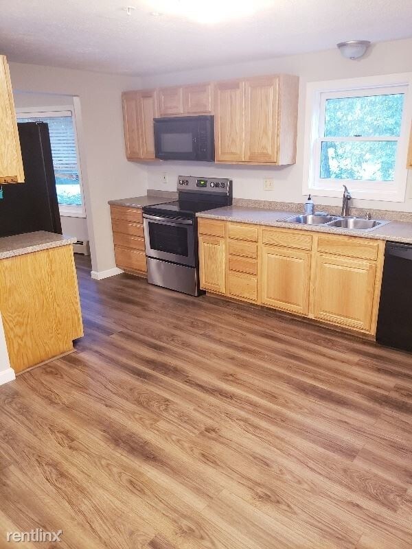 Primary Photo - 3 br, 1.5 bath Townhome - 630 Hackett Hill Rd