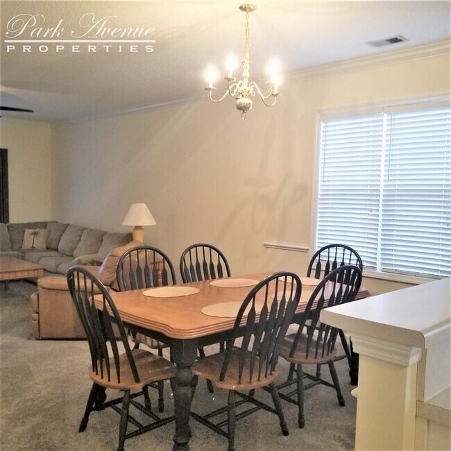 Building Photo - 332 Kiskadee Loop