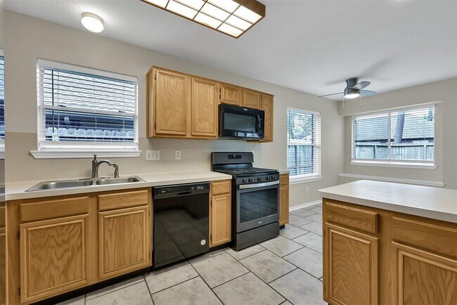 Building Photo - 22534 Red Pine Dr