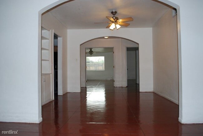 Building Photo - 4 br, 2 bath House - 2601 E Waverly St # 1
