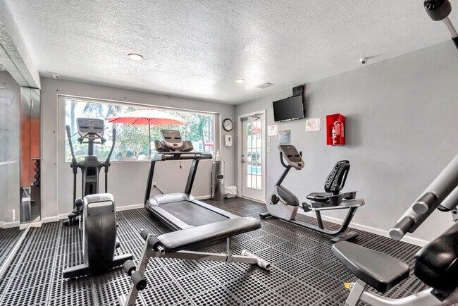 Building Photo - Corner Unit - End Unit - 2nd Floor 2/2 for...
