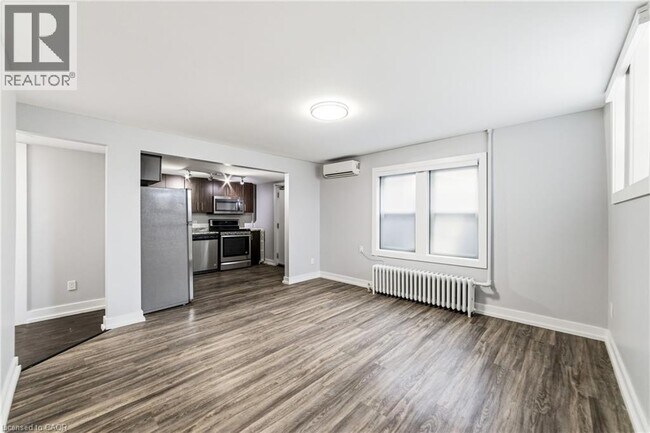 Building Photo - 4 OTTAWA Street N Unit# 1