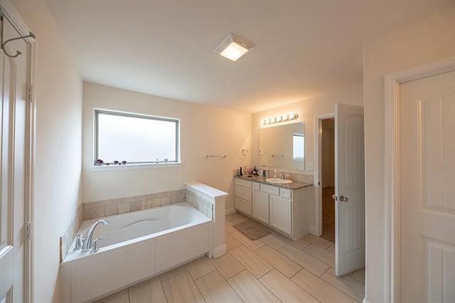 Foto del edificio - 9408 Caprock Ct