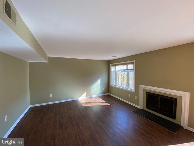 Foto del edificio - 502 Portsmouth Ct