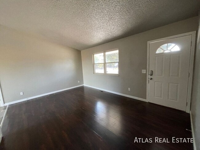 Foto del edificio - 2115 Bainbridge Rd