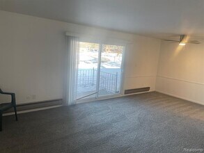 Building Photo - 1824 Colonial Village Way