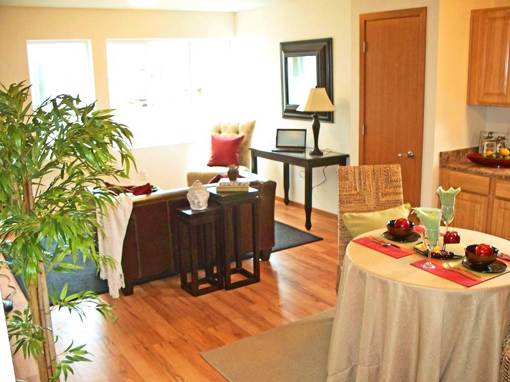Foto principal - 13505 Ambaum Blvd SW