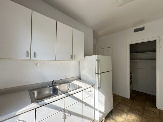 Foto del edificio - 2520 N Kedzie Blvd