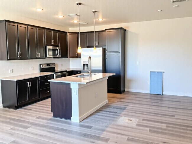 Foto del edificio - 914 Schlagel St