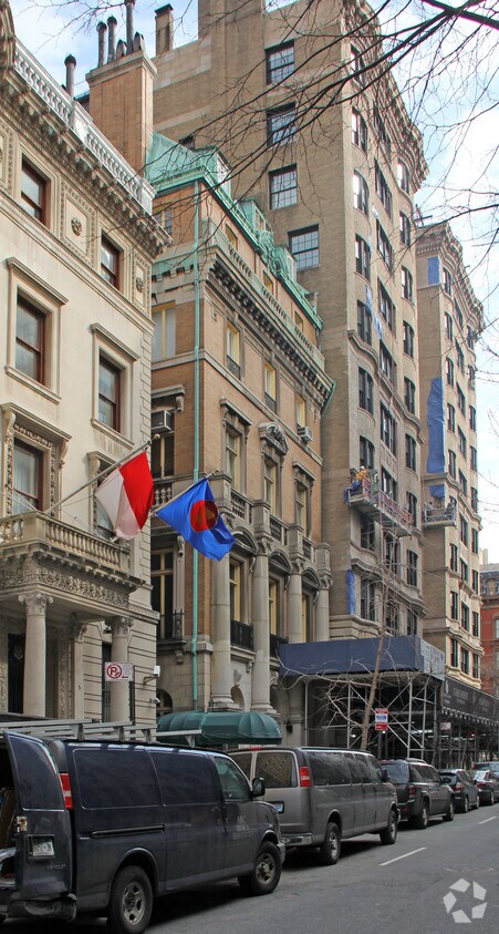 Primary Photo - 9 E 68th St