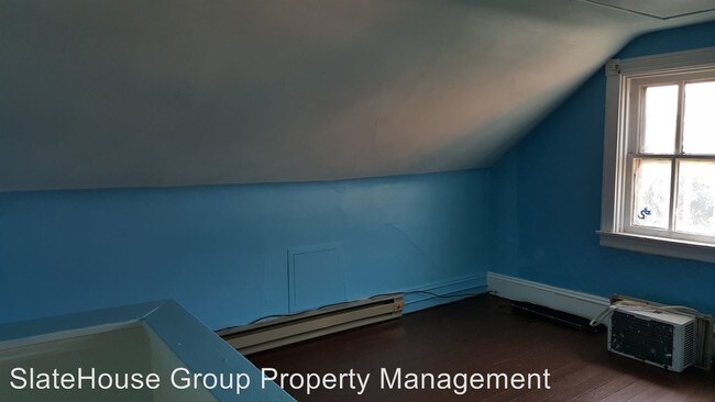Building Photo - 112 Reo Ave