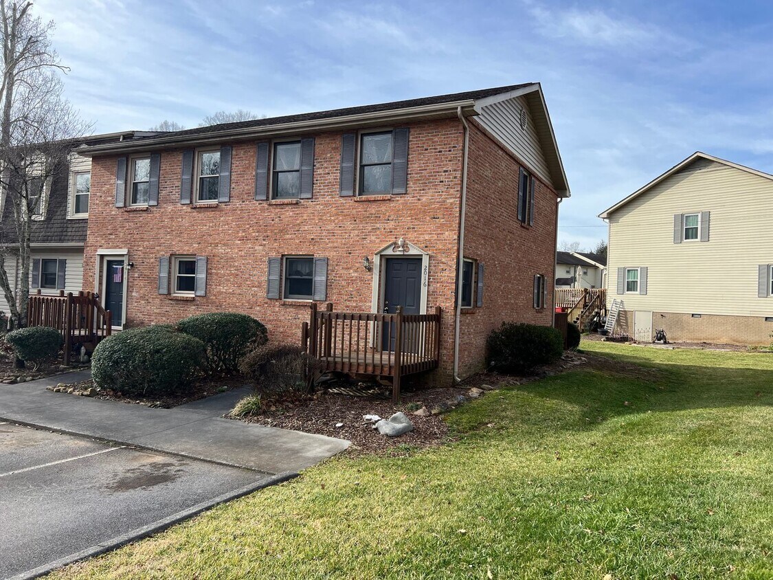 2016 Heritage Pl, Johnson City, TN 37604 House Rental in Johnson City