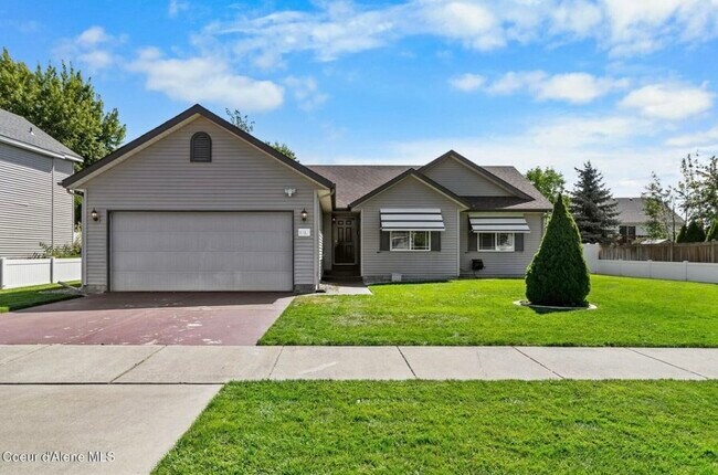 Foto del edificio - 8182 N Brookside Dr